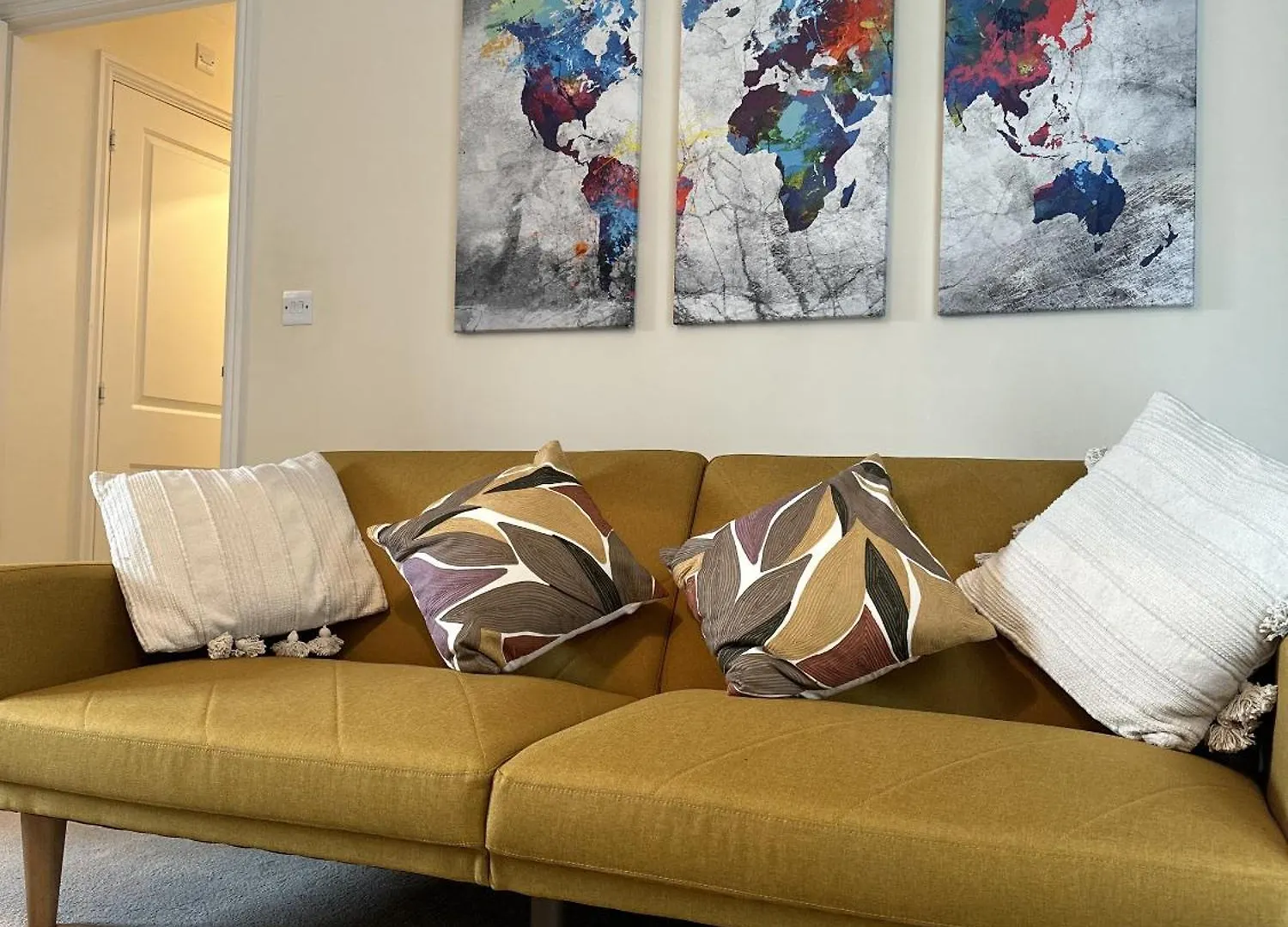 2 Bdr City Centre Apartment With Parking カーディフ