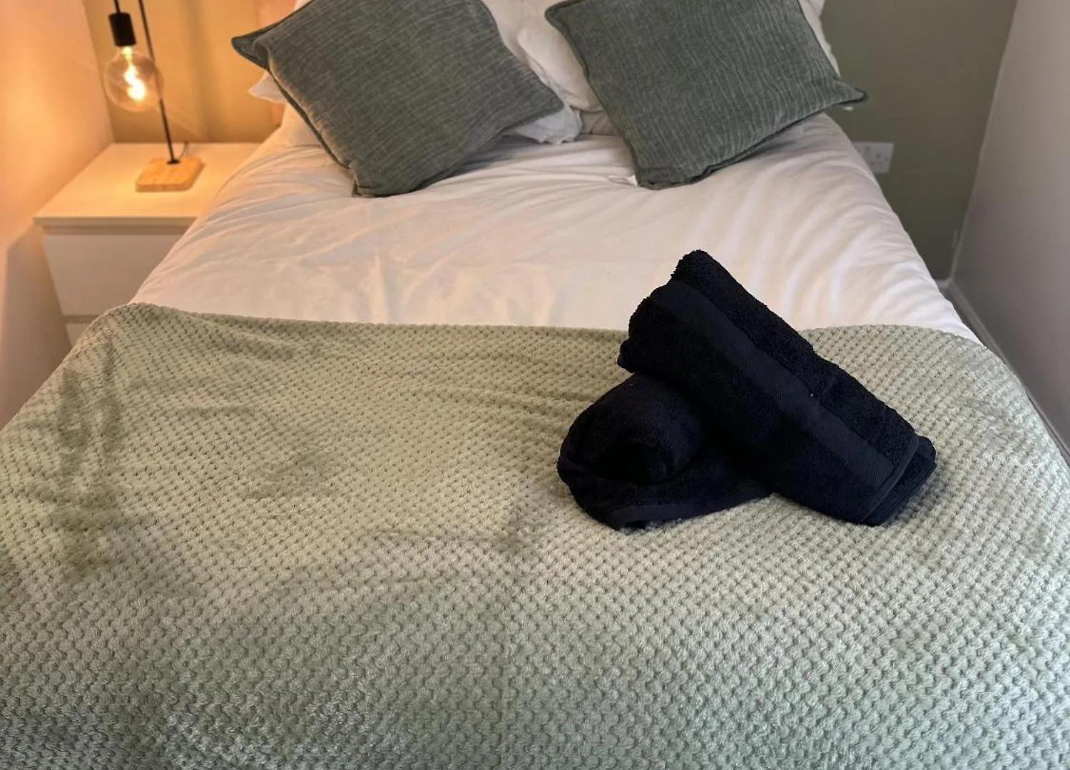 2 Bdr City Centre Apartment With Parking カーディフ 0*,